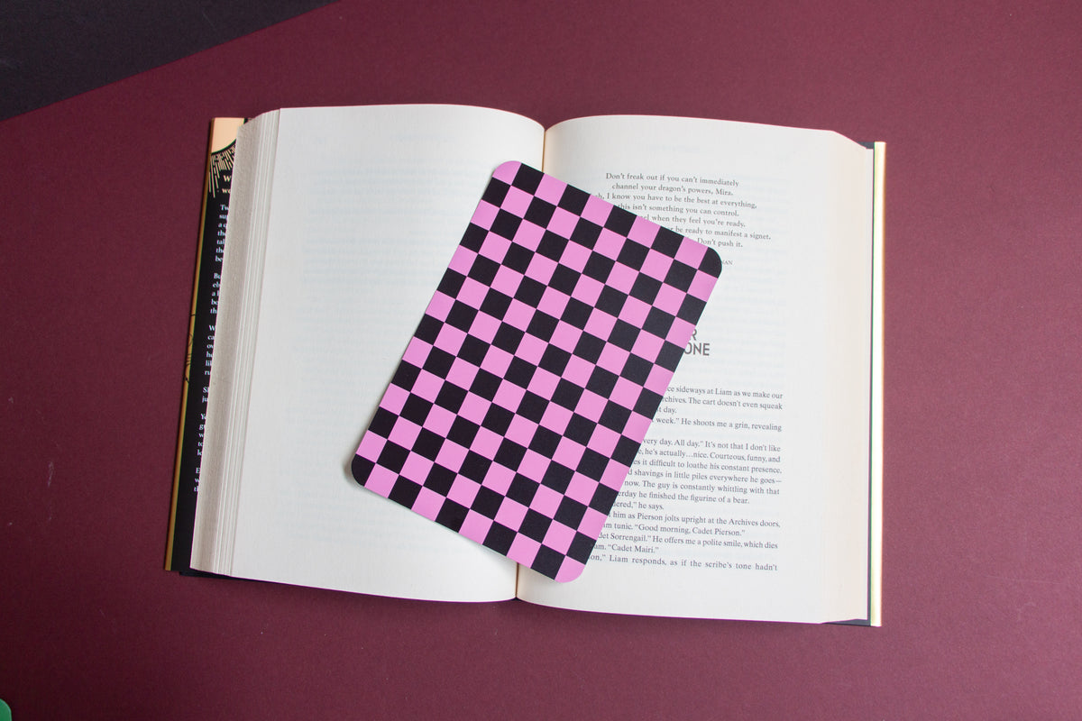 Pink and Black Checkered Kindle Insert